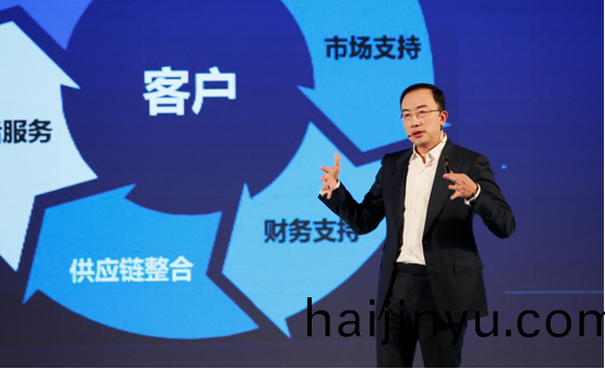 飛(fei)利浦(pu)炤(zhao)明的“變”與(yu)“不變”